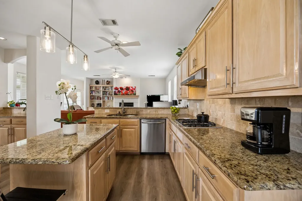 9705 Valley Lake Court Irving TX 75063