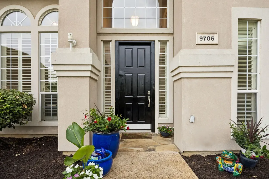 9705 Valley Lake Court Irving TX 75063