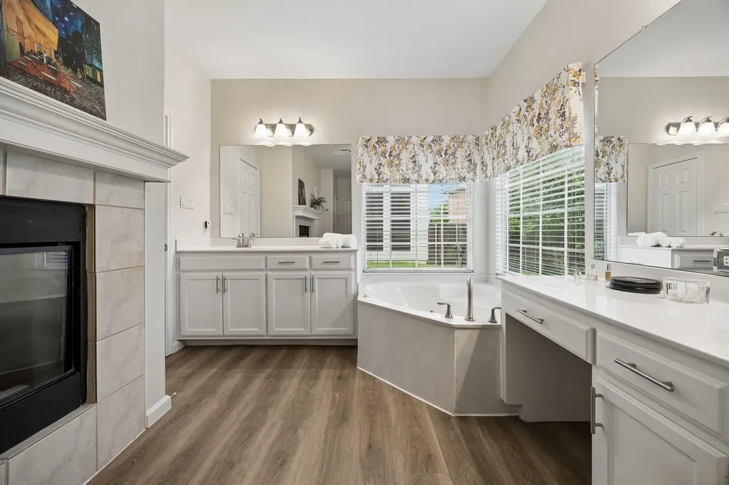 9705 Valley Lake Court Irving TX 75063