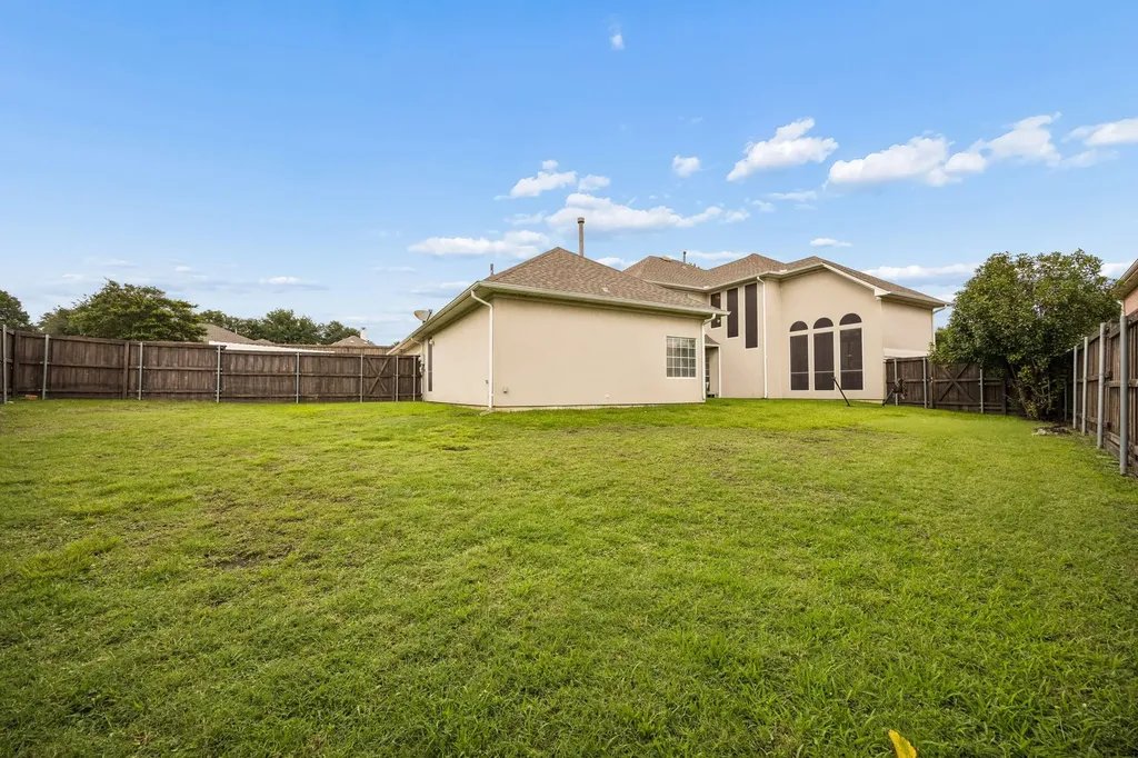 9705 Valley Lake Court Irving TX 75063