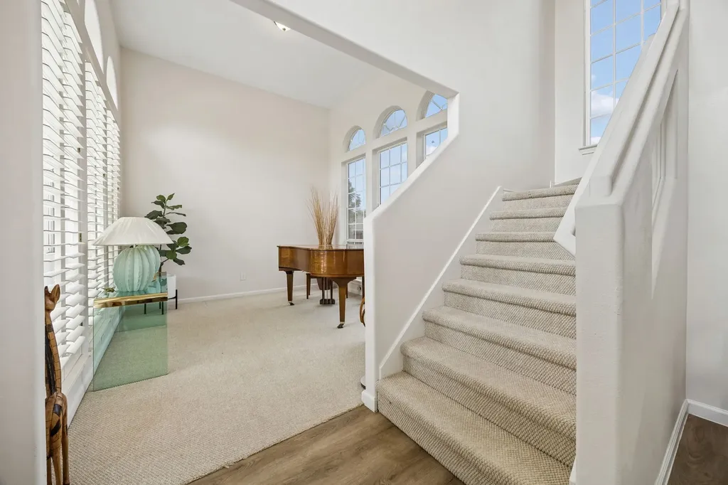 9705 Valley Lake Court Irving TX 75063