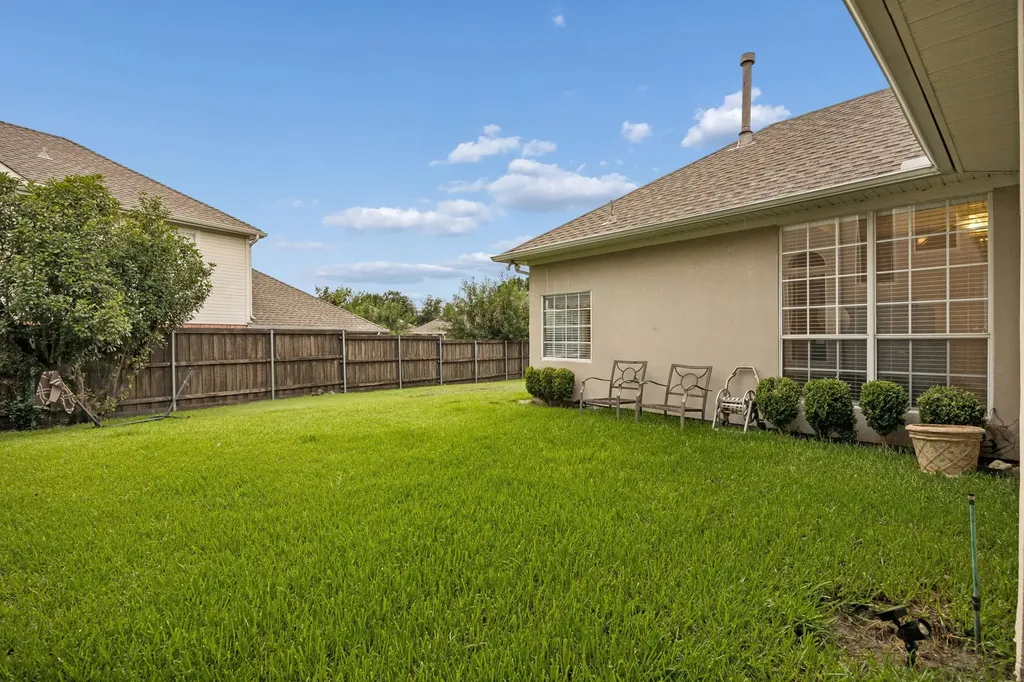 9705 Valley Lake Court Irving TX 75063