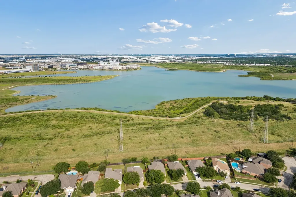 9705 Valley Lake Court Irving TX 75063