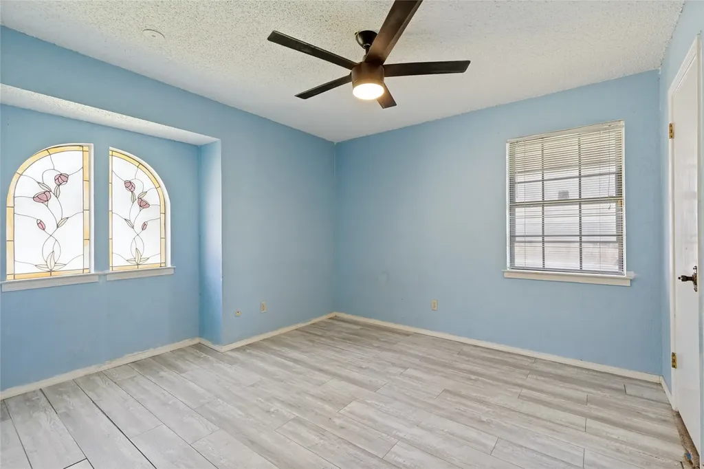 6533 Lake Side Circle North Richland Hills TX 76180