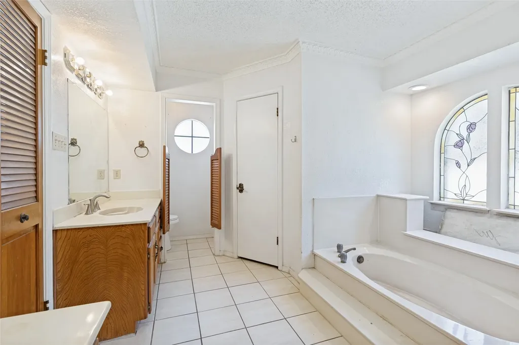 6533 Lake Side Circle North Richland Hills TX 76180