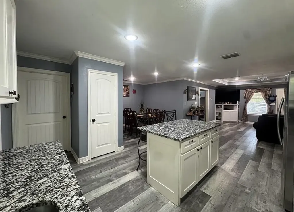 8261 County Road 381 Tyler TX 75708