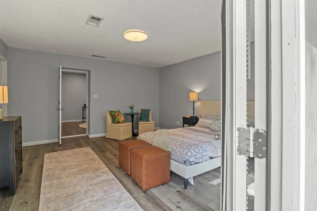 706 Henslee Drive Euless TX 76040