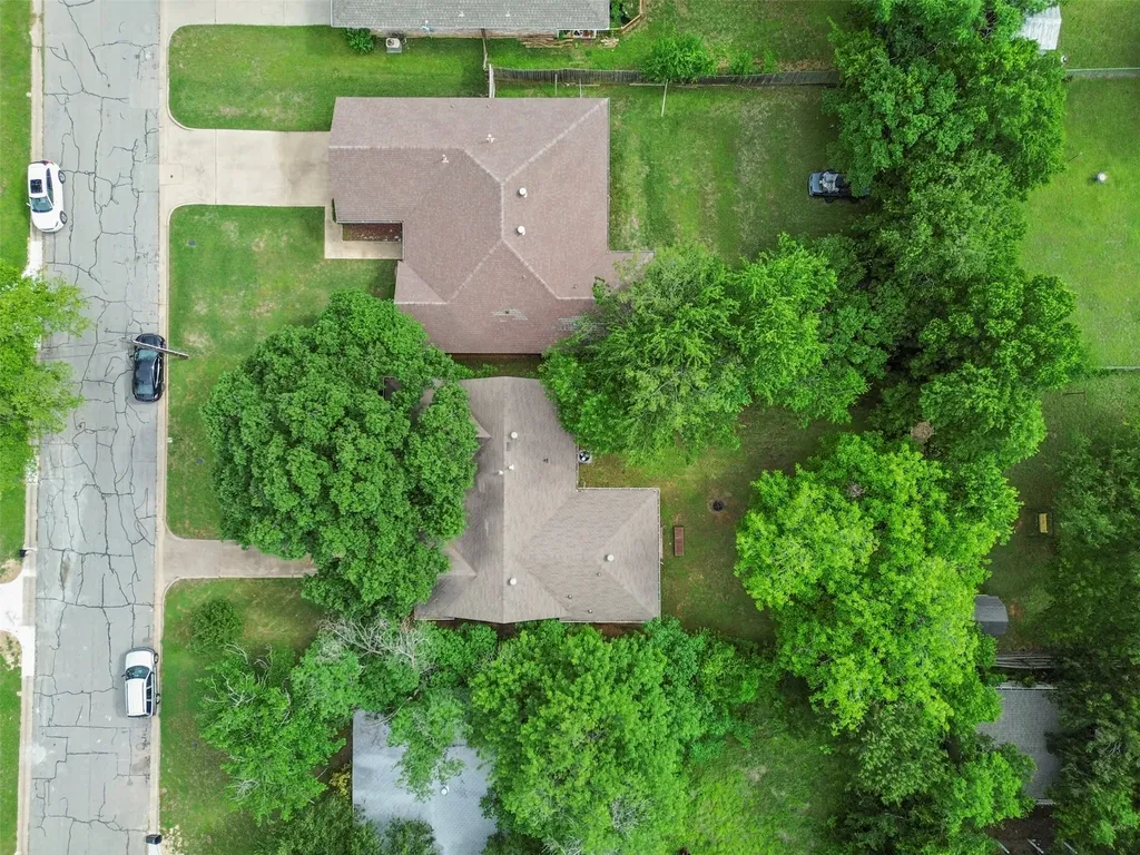 706 Henslee Drive Euless TX 76040
