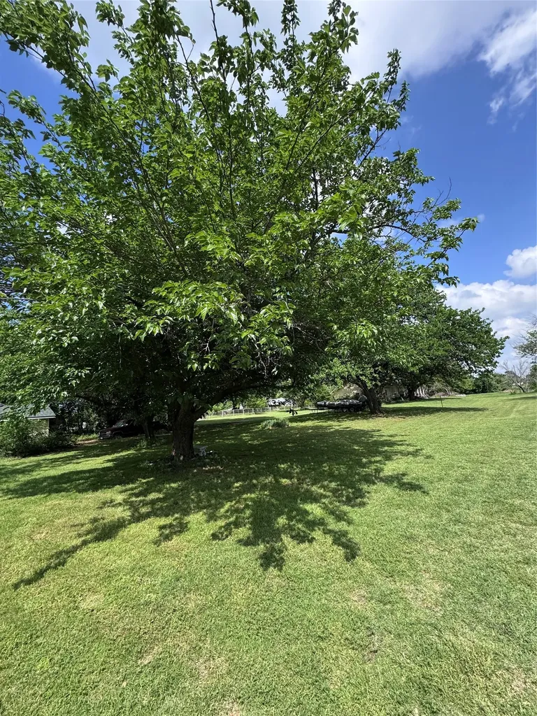 806 Old Base Road Aurora TX 76078