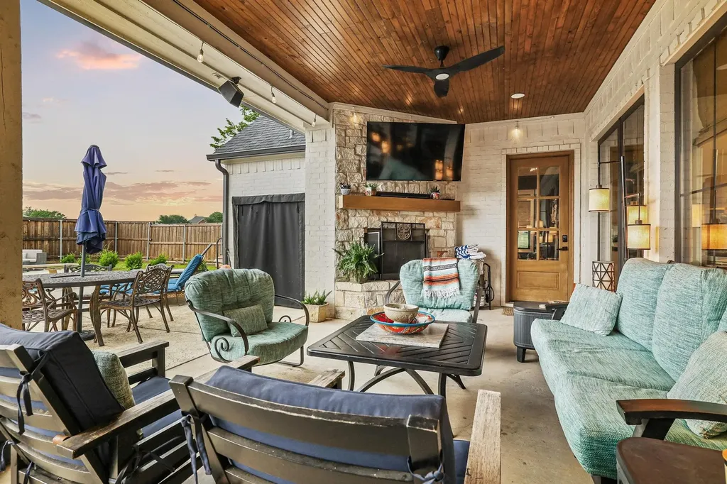 104 Beavers Bend Drive Gunter TX 75058