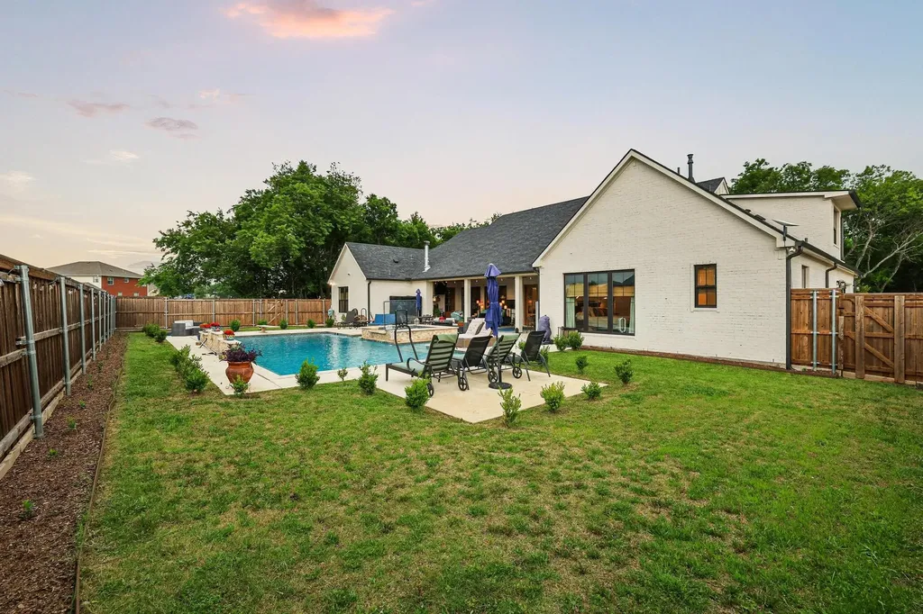 104 Beavers Bend Drive Gunter TX 75058