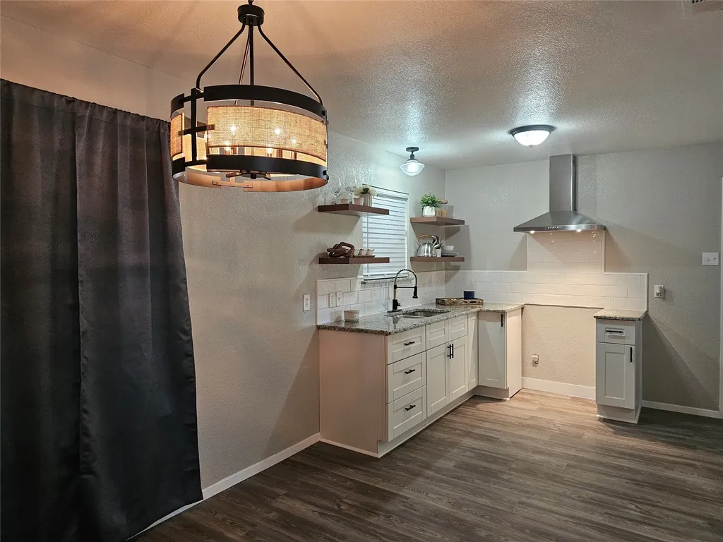 200 E Charles Street Riesel TX 76682
