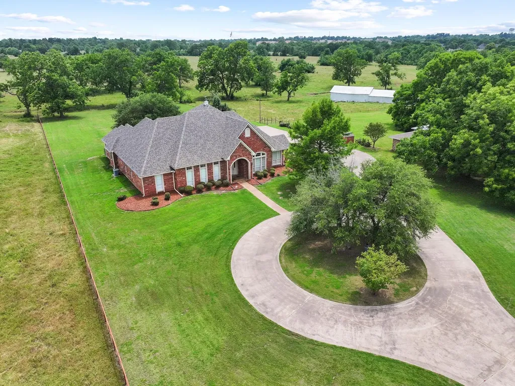 3140 Farm Road 195 Paris TX 75462