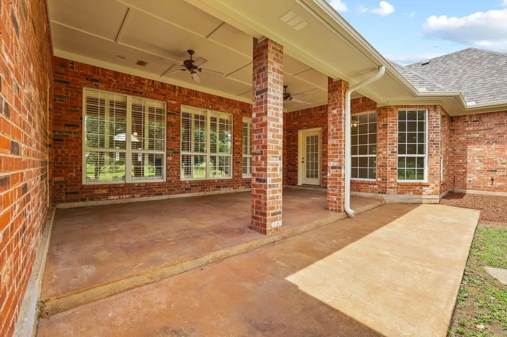 3140 Farm Road 195 Paris TX 75462
