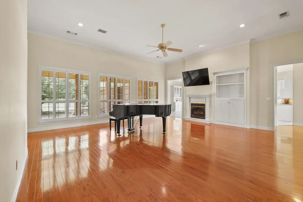 3140 Farm Road 195 Paris TX 75462