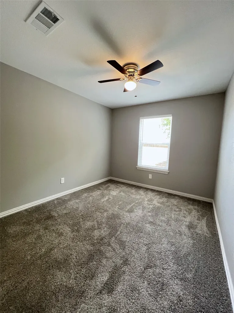 522-524 E State Highway 11 Tom Bean TX 75489