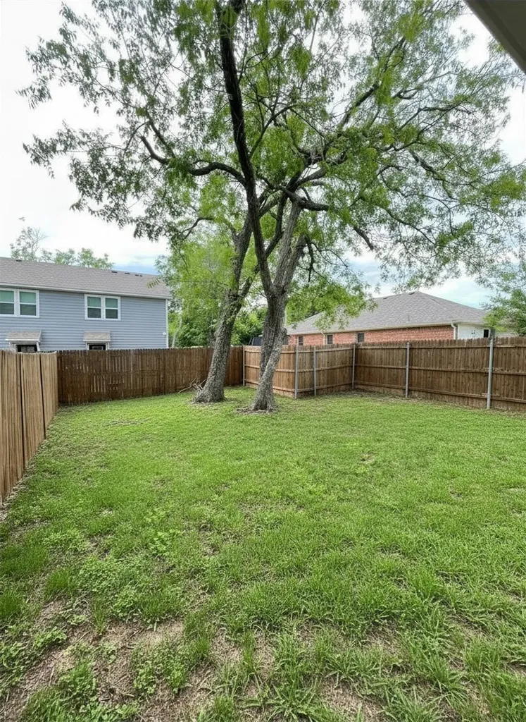 522-524 E State Highway 11 Tom Bean TX 75489