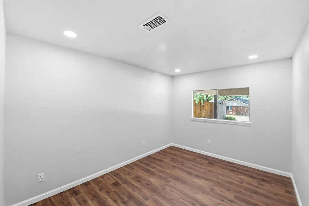1917 Toplea Drive Euless TX 76040