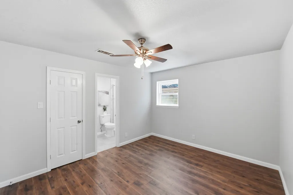 1917 Toplea Drive Euless TX 76040