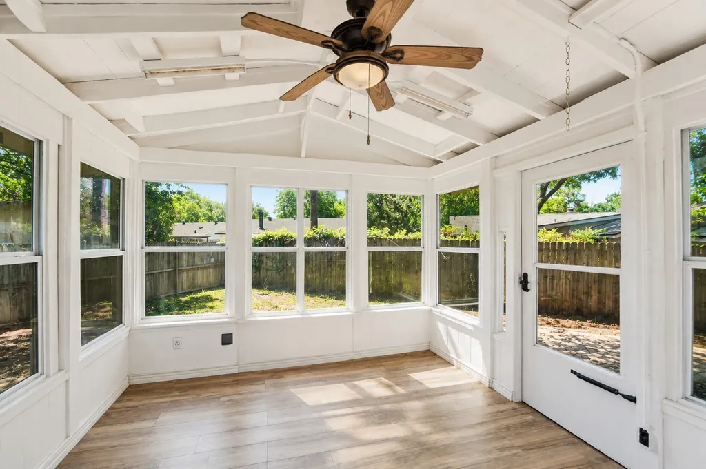 1917 Toplea Drive Euless TX 76040