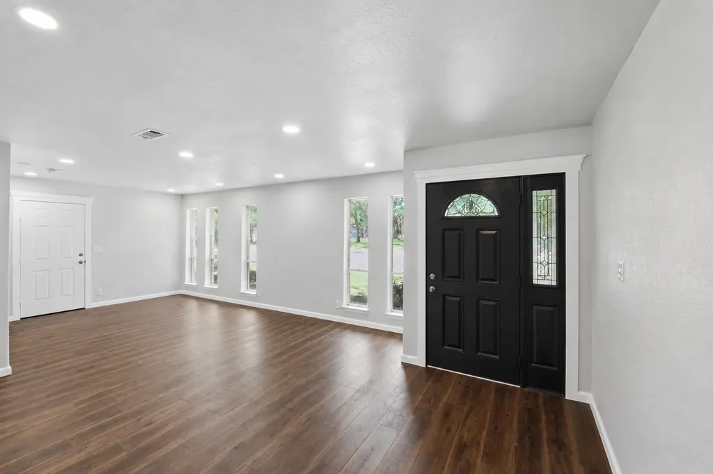 1917 Toplea Drive Euless TX 76040