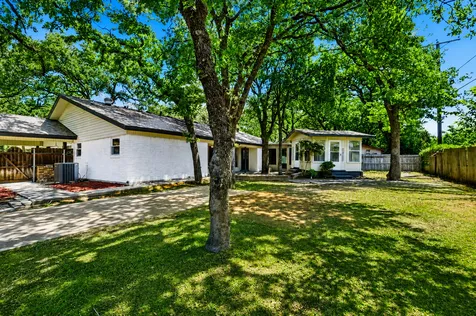 1917 Toplea Drive Euless TX 76040