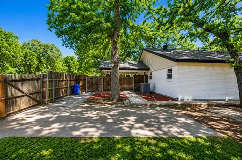 1917 Toplea Drive Euless TX 76040