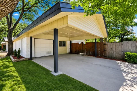 1917 Toplea Drive Euless TX 76040
