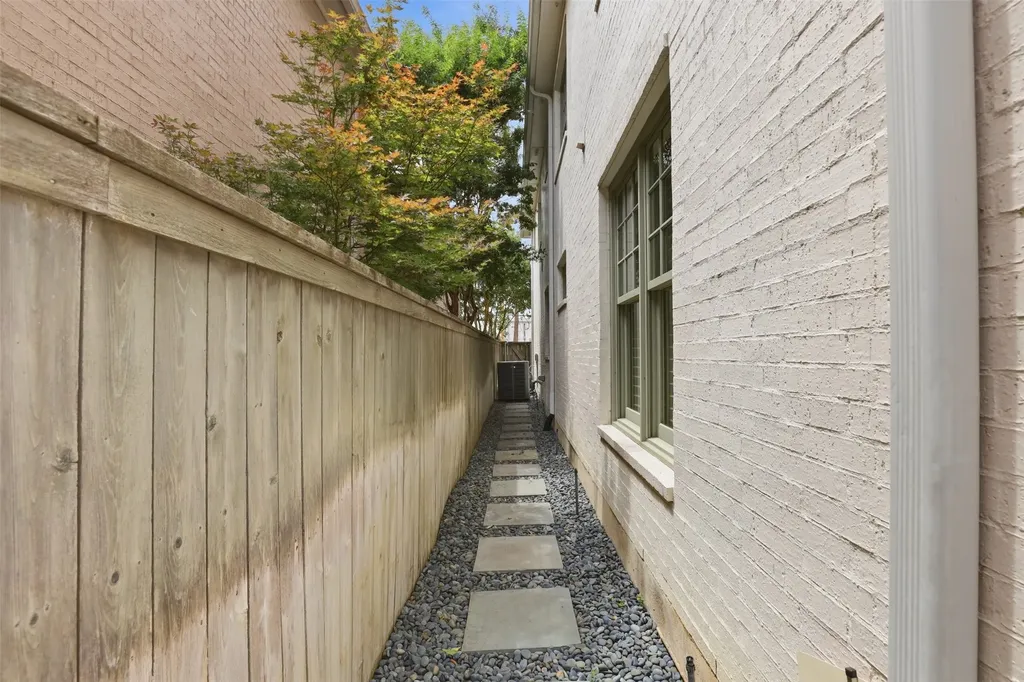 4705 Dexter Avenue Fort Worth TX 76107