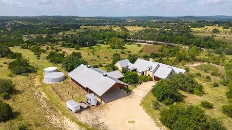 520 Holder Lane Dripping Springs TX 78620