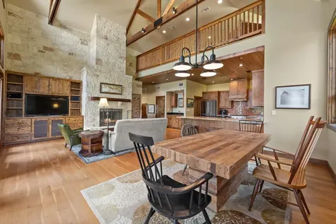 520 Holder Lane Dripping Springs TX 78620