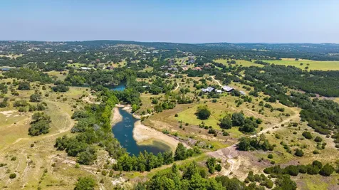 520 Holder Lane Dripping Springs TX 78620
