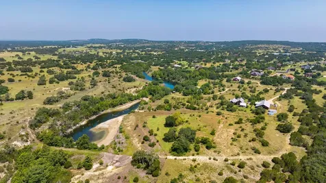 520 Holder Lane Dripping Springs TX 78620