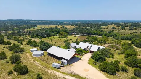 520 Holder Lane Dripping Springs TX 78620