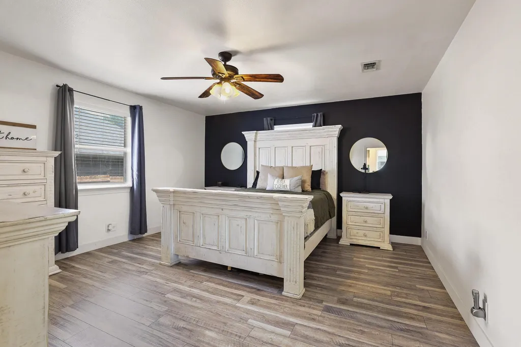 946 W Laurel Street Sherman TX 75092