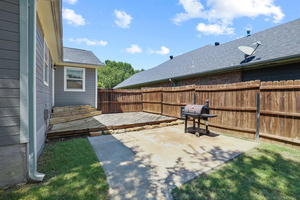 946 W Laurel Street Sherman TX 75092