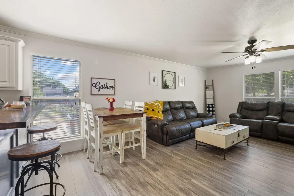 946 W Laurel Street Sherman TX 75092