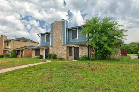 707 & 711 Wolftrap Drive Denton TX 76209