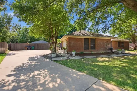 2505 Hillview Court Denton TX 76209