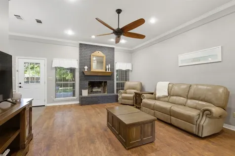 2505 Hillview Court Denton TX 76209
