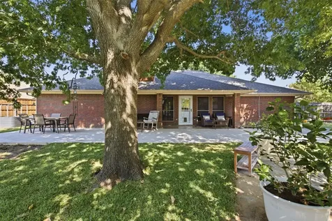 2505 Hillview Court Denton TX 76209
