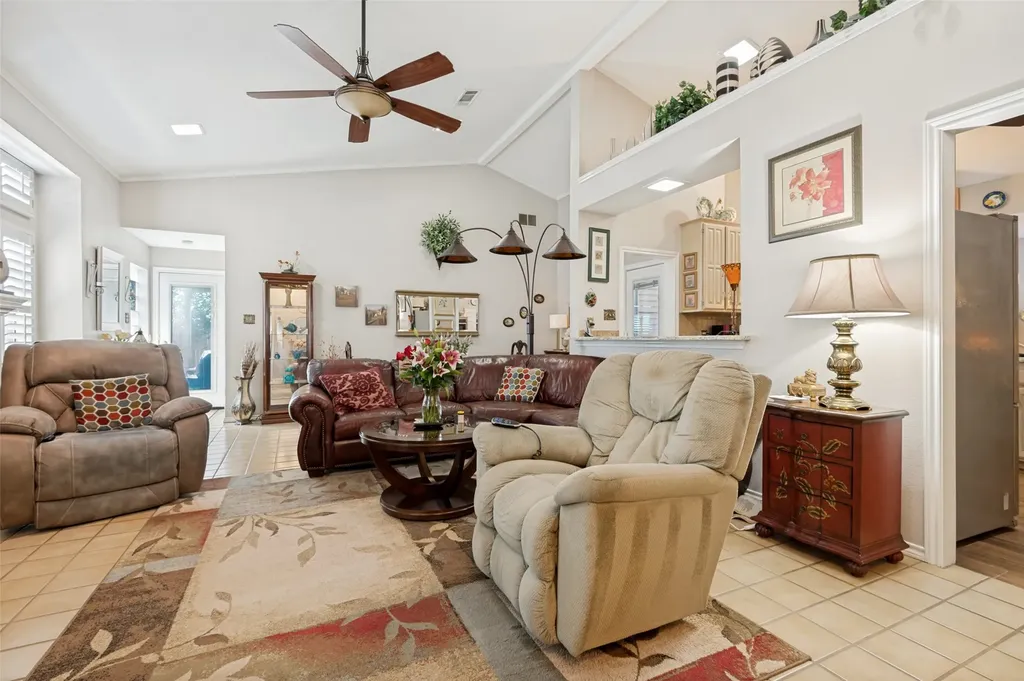 1212 Boardwalk Street Arlington TX 76011