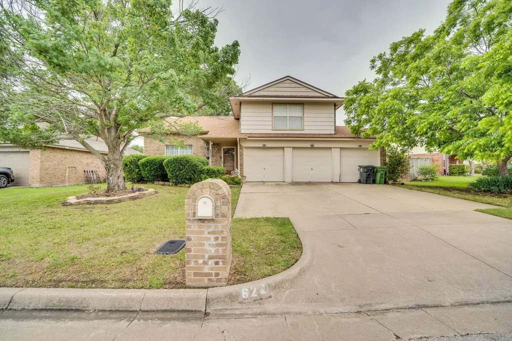 622 Lemon Drive Arlington TX 76018