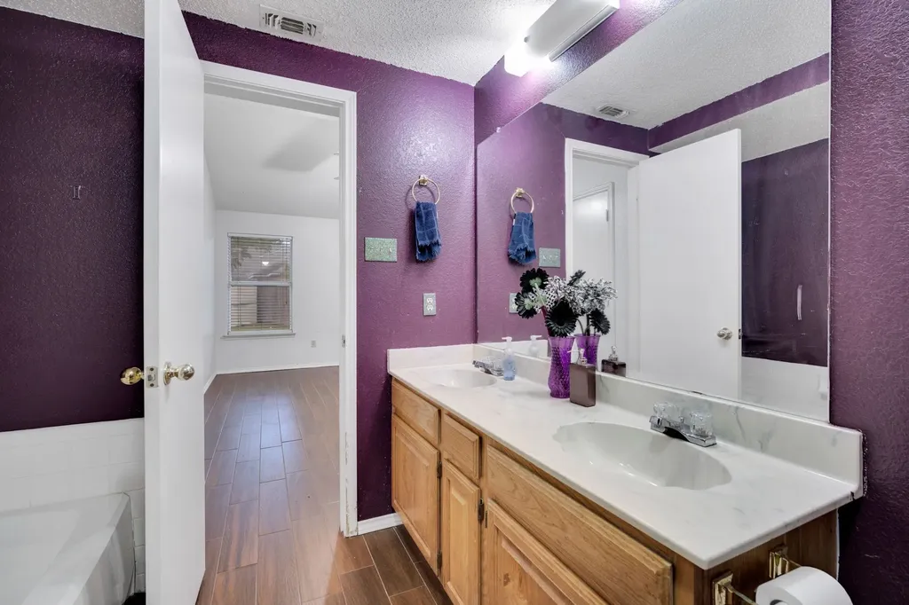 622 Lemon Drive Arlington TX 76018