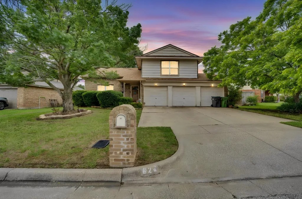 622 Lemon Drive Arlington TX 76018