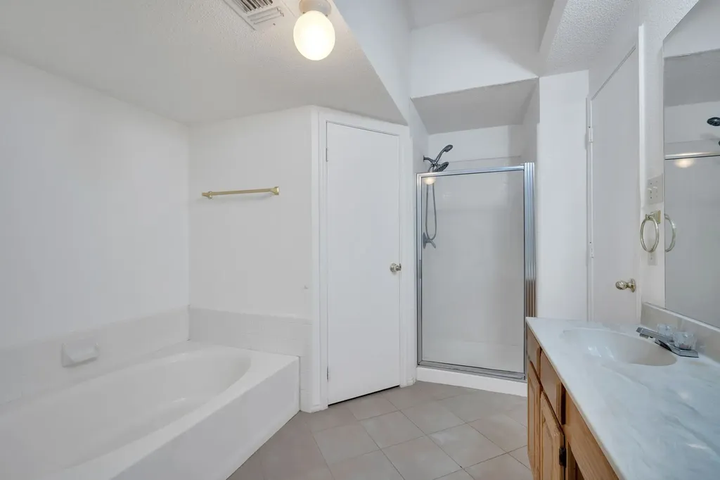 622 Lemon Drive Arlington TX 76018