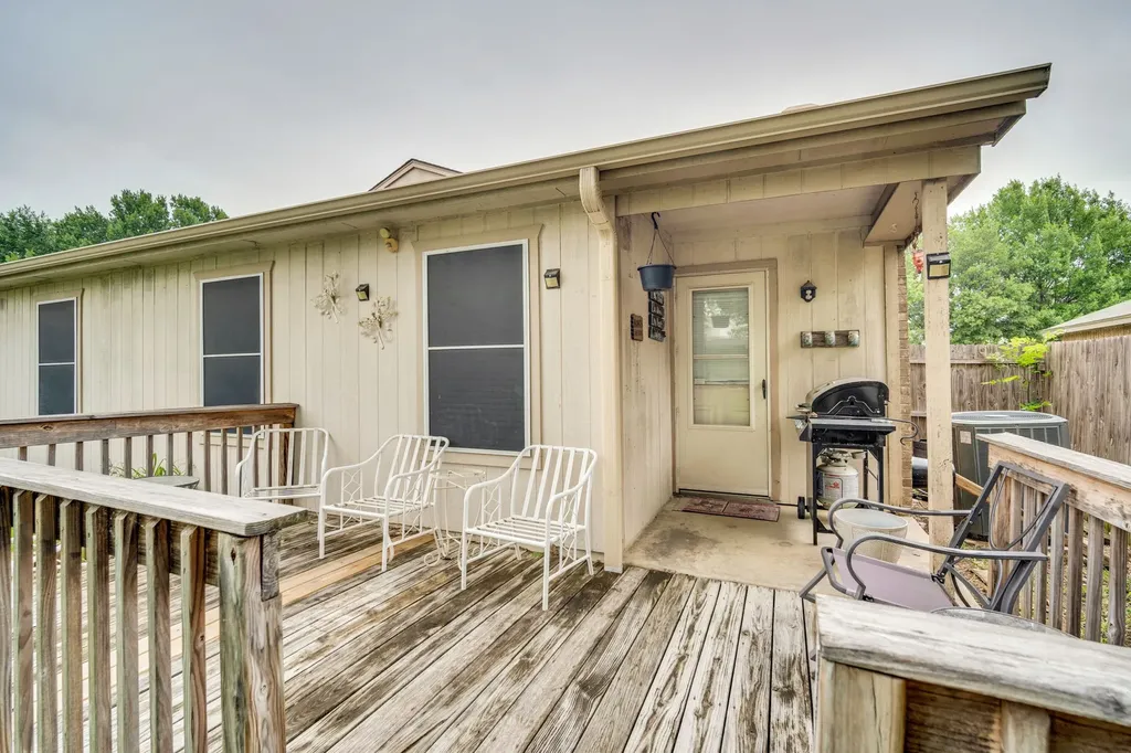 622 Lemon Drive Arlington TX 76018