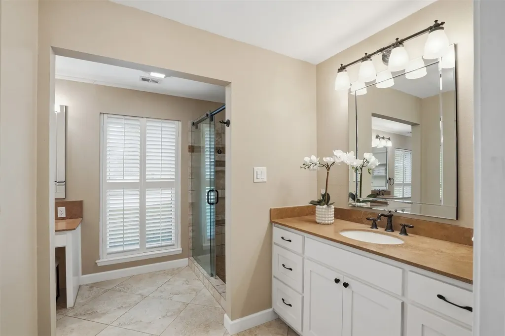 3812 Lands End Street Fort Worth TX 76109