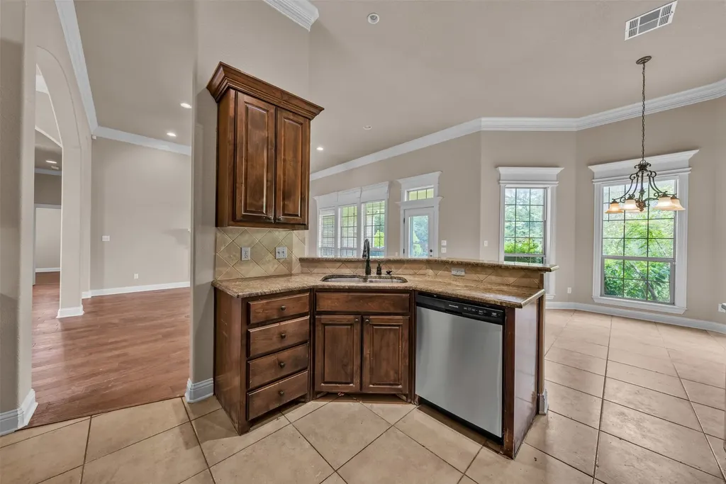 335 Edinburgh Lane Waco TX 76712