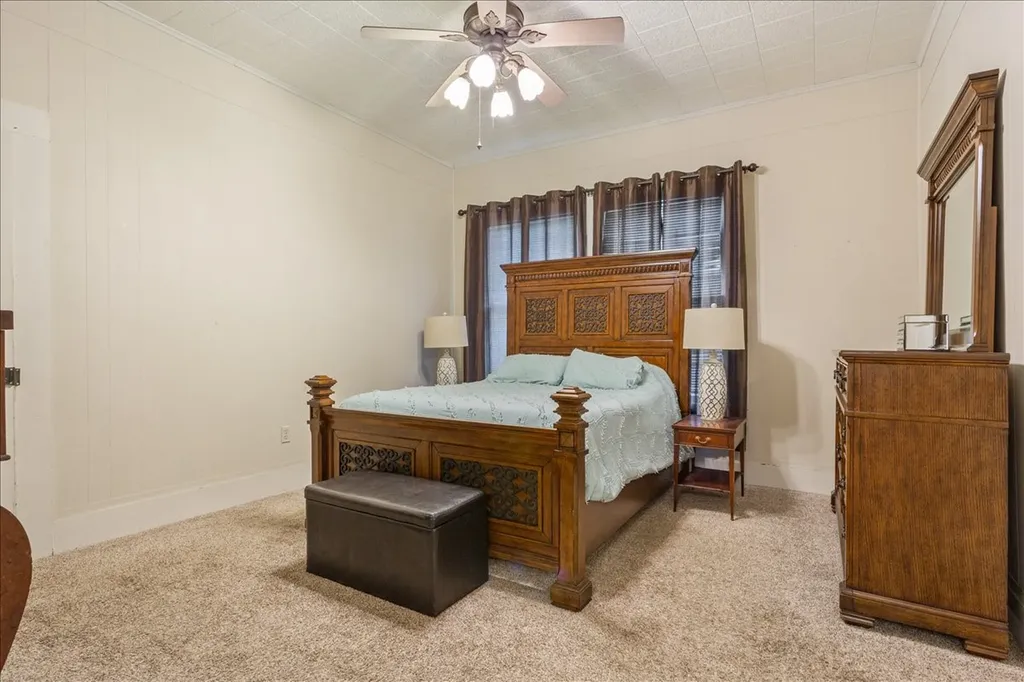 102 S Hogan Street Holland TX 76534